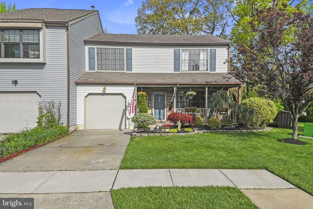 7 BEVERLY CT, Robbinsville, NJ 08691