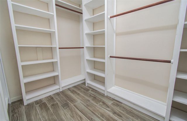 1230 Blue Leaf Drive, Richmond, TX 77469