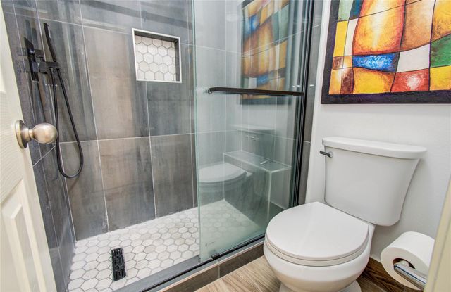 1230 Blue Leaf Drive, Richmond, TX 77469