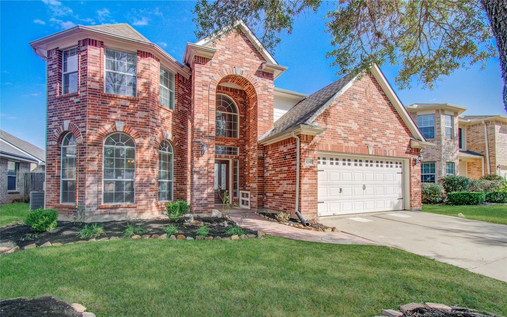 1230 Blue Leaf Drive, Richmond, TX 77469