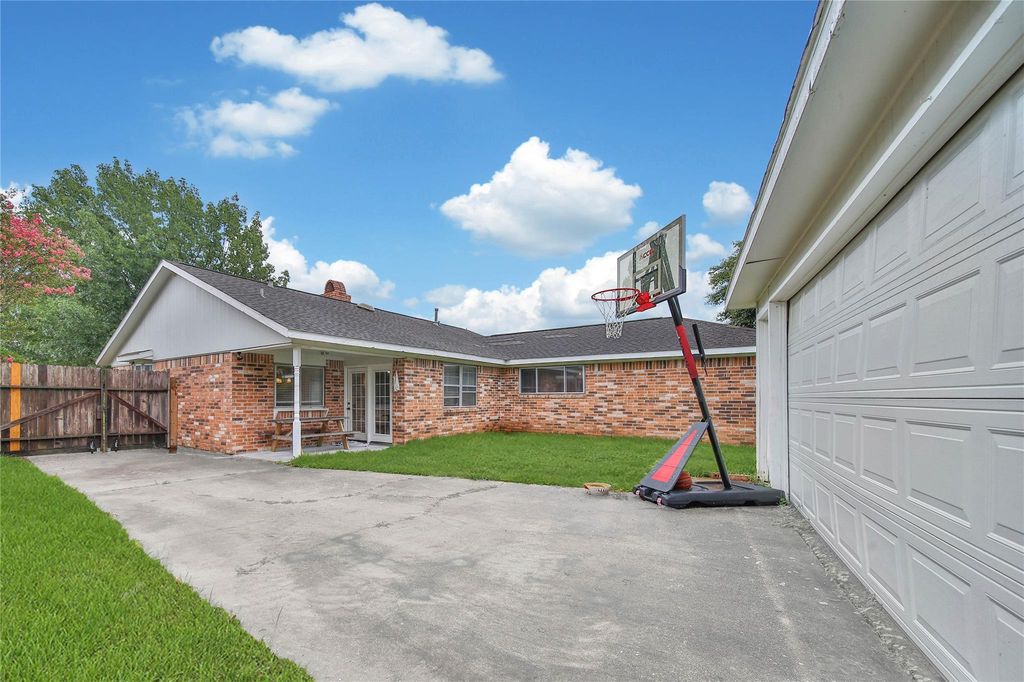 626 Park Knoll Lane, Katy, TX 77450