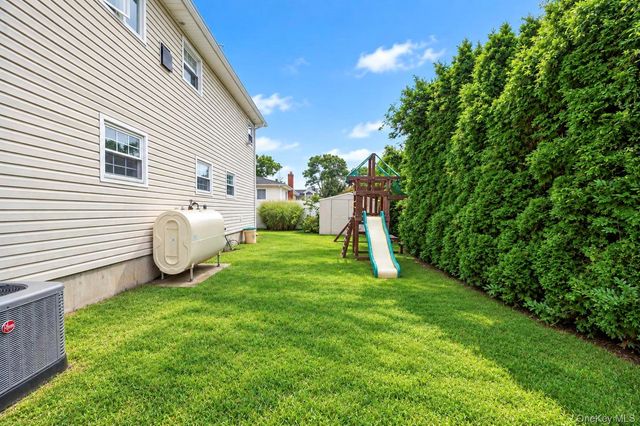 355 W Islip Boulevard, West Islip, NY 11795