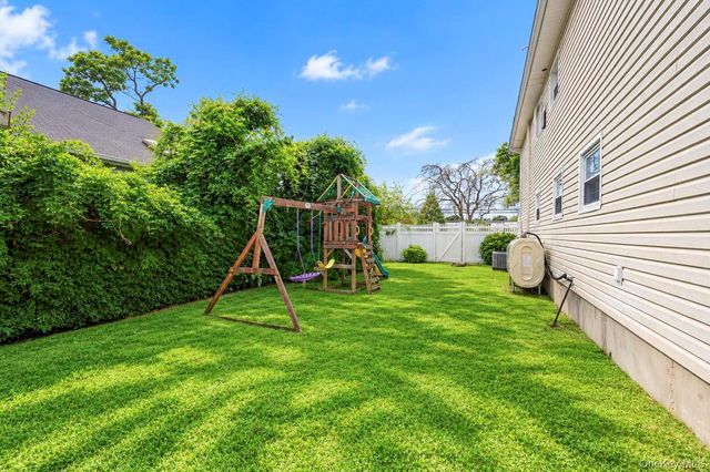 355 W Islip Boulevard, West Islip, NY 11795