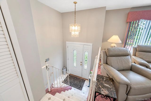 355 W Islip Boulevard, West Islip, NY 11795