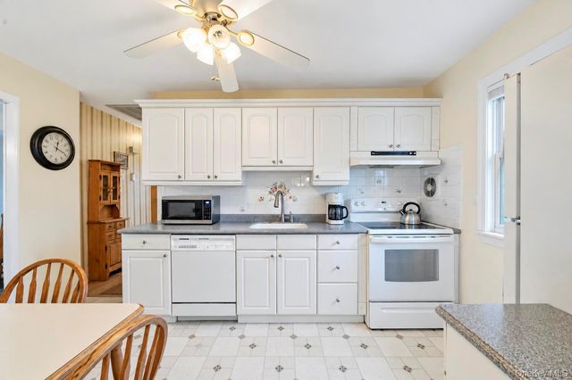 355 W Islip Boulevard, West Islip, NY 11795