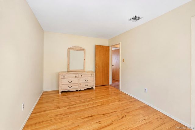 355 W Islip Boulevard, West Islip, NY 11795