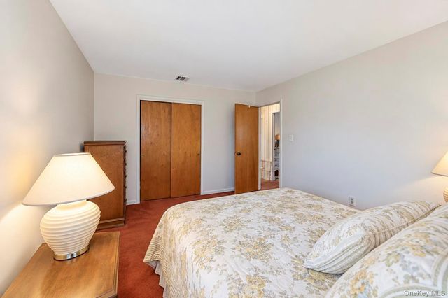 355 W Islip Boulevard, West Islip, NY 11795