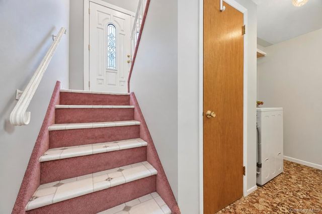 355 W Islip Boulevard, West Islip, NY 11795