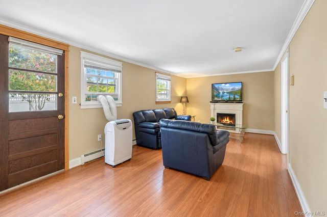355 W Islip Boulevard, West Islip, NY 11795