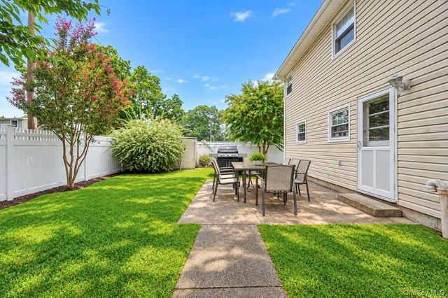 355 W Islip Boulevard, West Islip, NY 11795
