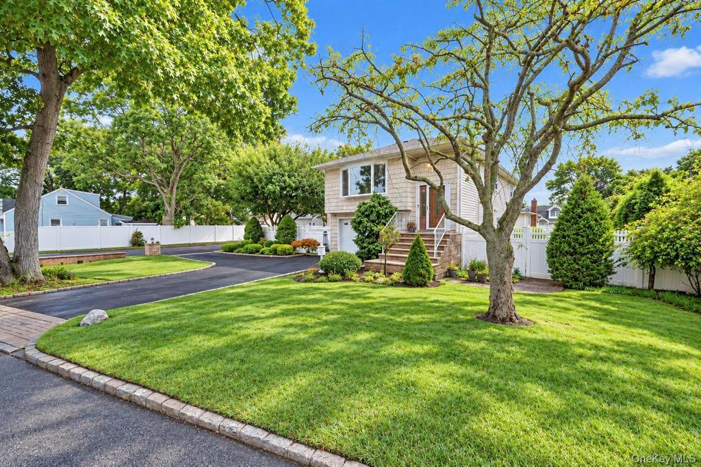 355 W Islip Boulevard, West Islip, NY 11795 — photo 2