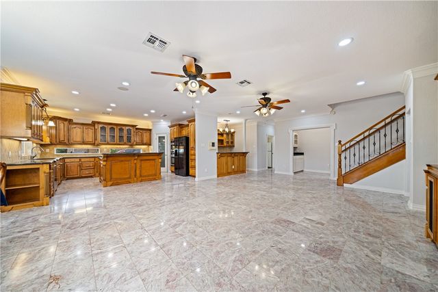 5910 Oso Pkwy, Corpus Christi, TX 78414
