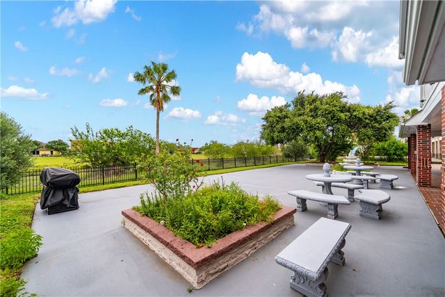 5910 Oso Pkwy, Corpus Christi, TX 78414
