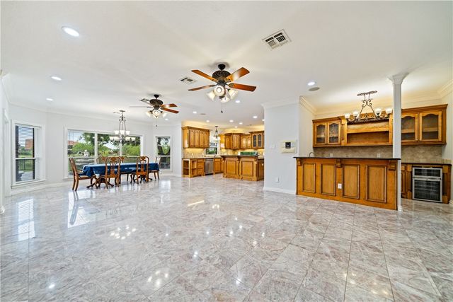 5910 Oso Pkwy, Corpus Christi, TX 78414