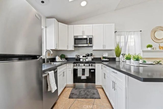 13966 Green Vista, Fontana, CA 92337