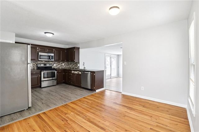 809 Mulberry Street, Lee's Summit, MO 64086