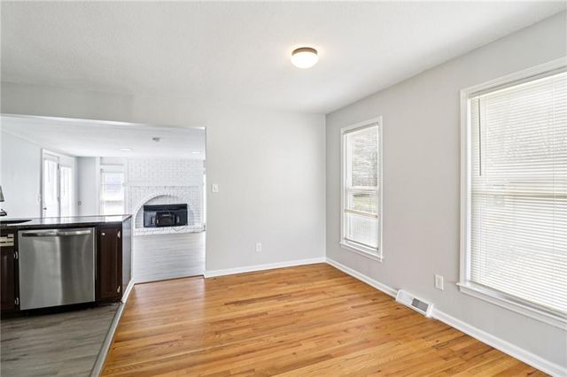 809 Mulberry Street, Lee's Summit, MO 64086