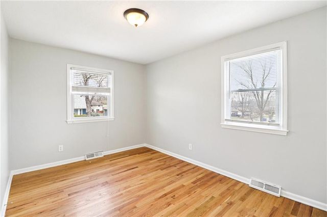 809 Mulberry Street, Lee's Summit, MO 64086