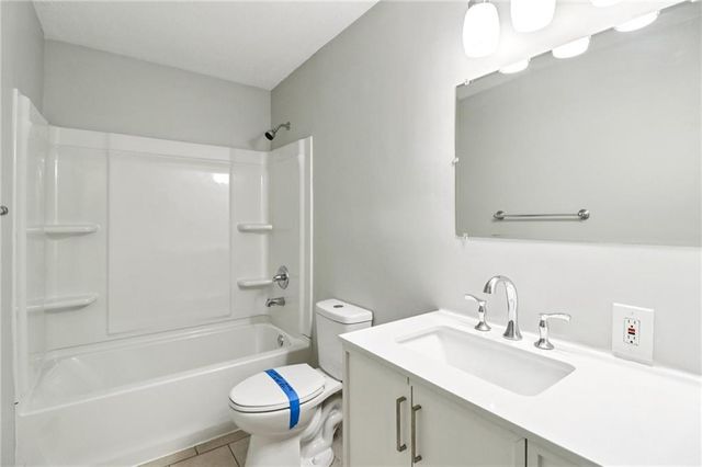 809 Mulberry Street, Lee's Summit, MO 64086