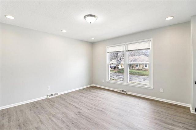 809 Mulberry Street, Lee's Summit, MO 64086