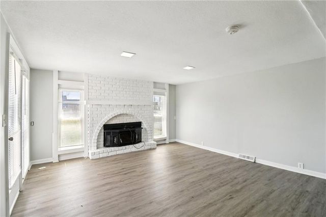 809 Mulberry Street, Lee's Summit, MO 64086