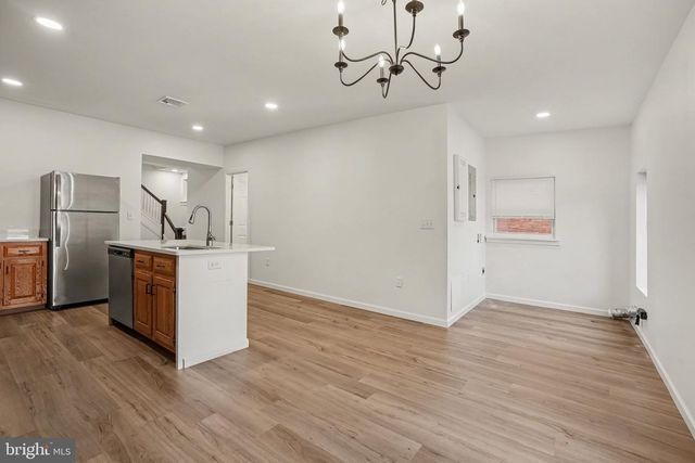 34 W MAIN ST, Mechanicsburg, PA 17055