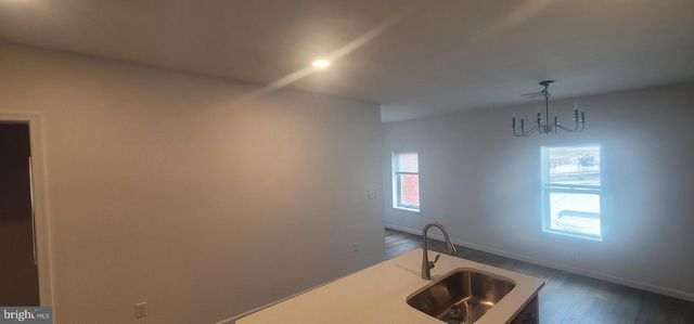 34 W MAIN ST, Mechanicsburg, PA 17055