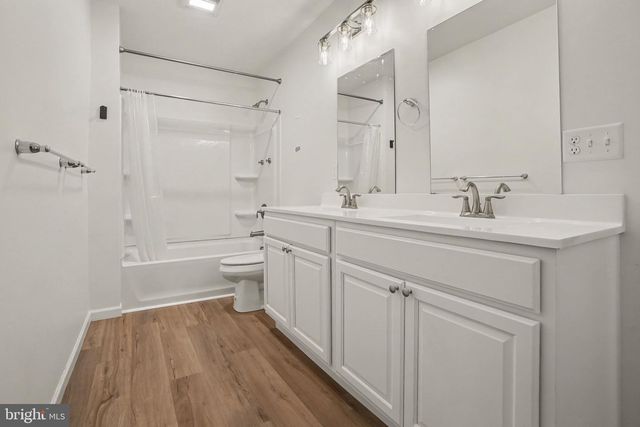 34 W MAIN ST, Mechanicsburg, PA 17055