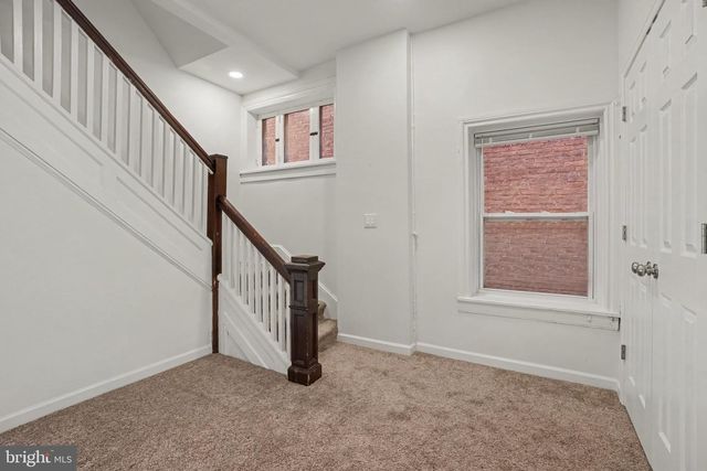 34 W MAIN ST, Mechanicsburg, PA 17055