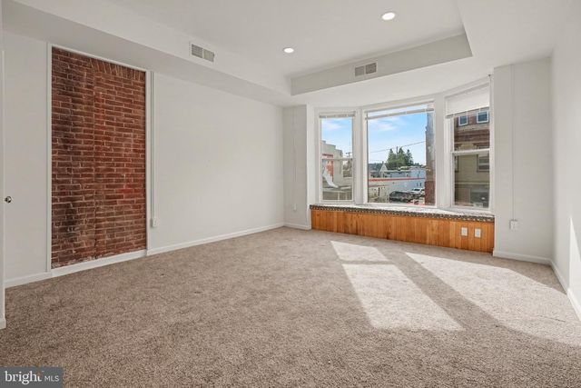 34 W MAIN ST, Mechanicsburg, PA 17055