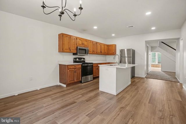 34 W MAIN ST, Mechanicsburg, PA 17055