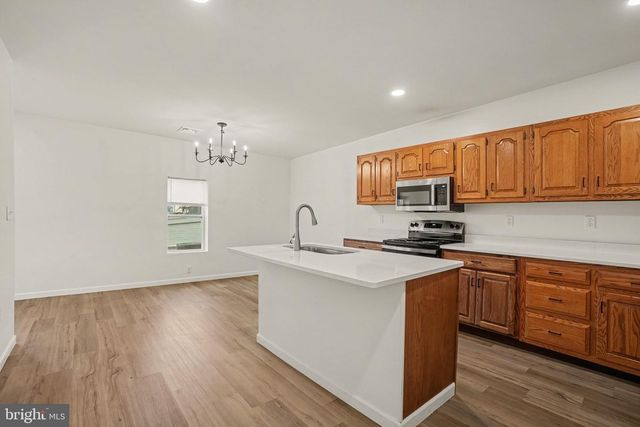 34 W MAIN ST, Mechanicsburg, PA 17055