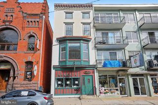 34 W MAIN ST, Mechanicsburg, PA 17055