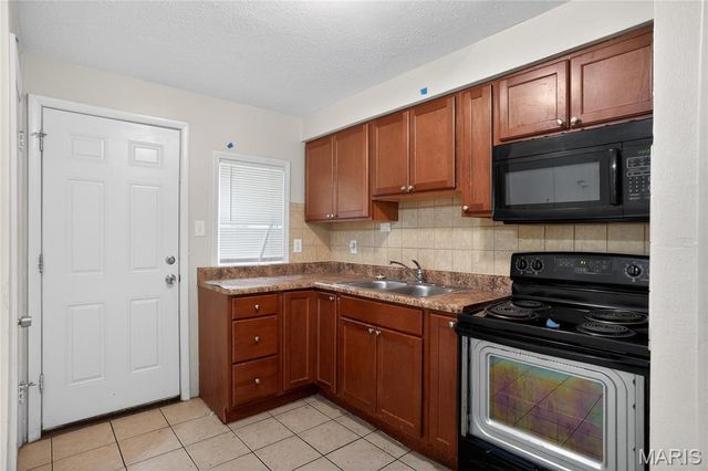10080 Coburg Lands Drive, St Louis, MO 63137