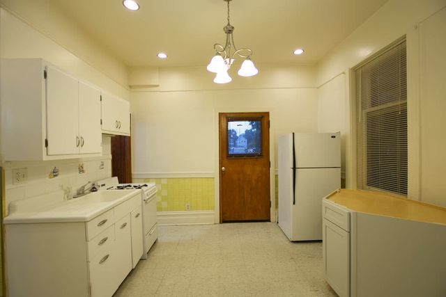 2825 W SHAKESPEARE Avenue 1, Chicago, IL 60647