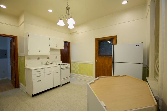 2825 W SHAKESPEARE Avenue 1, Chicago, IL 60647