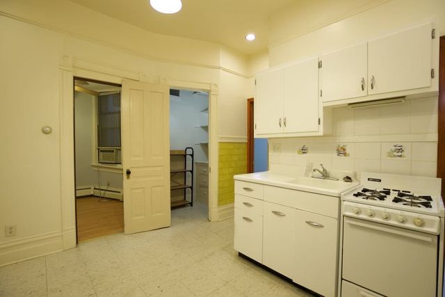 2825 W SHAKESPEARE Avenue 1, Chicago, IL 60647