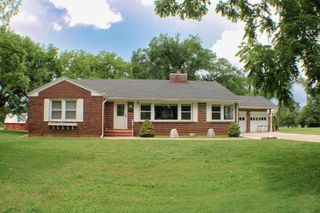 651 North Pine Street, Marshfield, MO 65706
