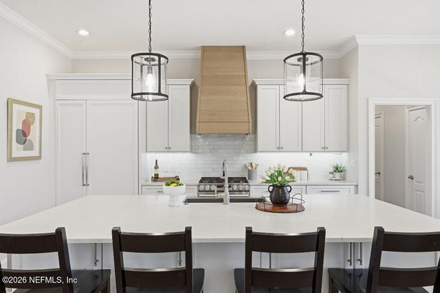 7956 HOLLYRIDGE Road, Jacksonville, FL 32256