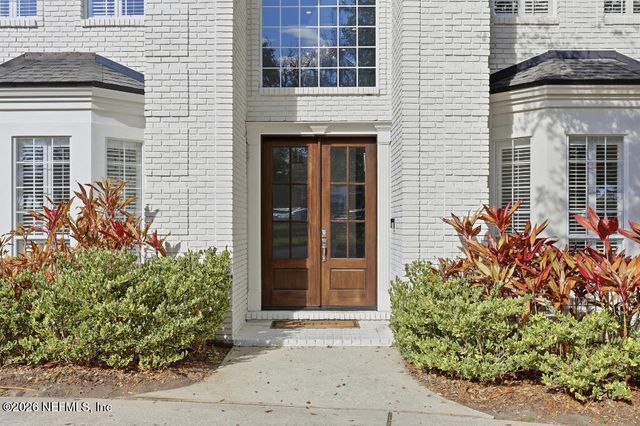 7956 HOLLYRIDGE Road, Jacksonville, FL 32256