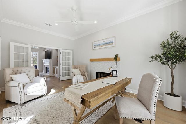 7956 HOLLYRIDGE Road, Jacksonville, FL 32256