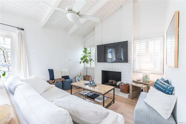 719 Poinsettia, Corona Del Mar, CA 92625