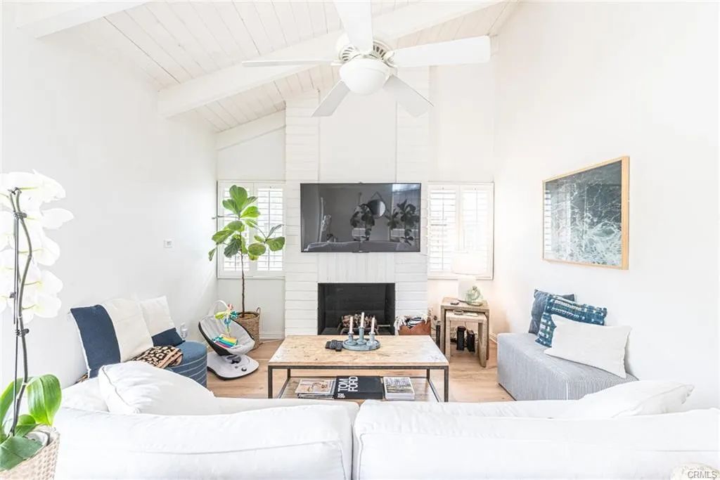 719 Poinsettia, Corona Del Mar, CA 92625