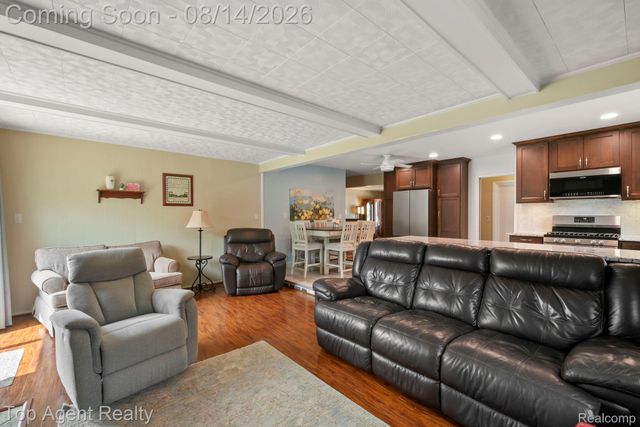 11202 Lorman Drive, Sterling Heights, MI 48312