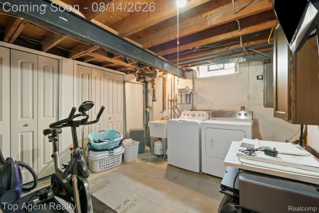 11202 Lorman Drive, Sterling Heights, MI 48312