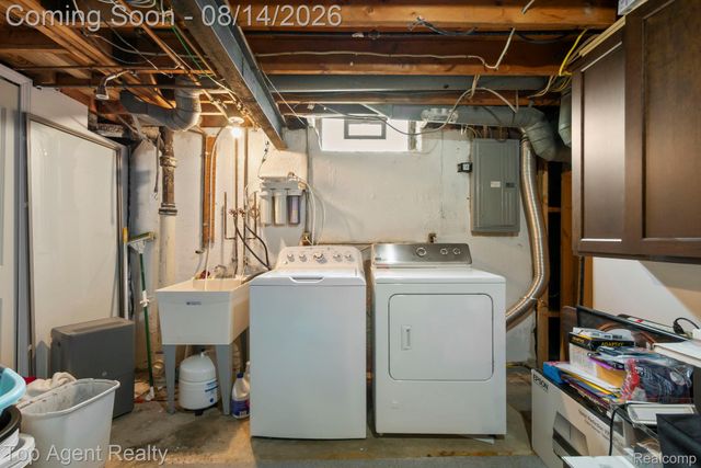 11202 Lorman Drive, Sterling Heights, MI 48312