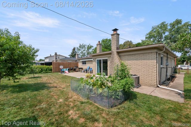 11202 Lorman Drive, Sterling Heights, MI 48312