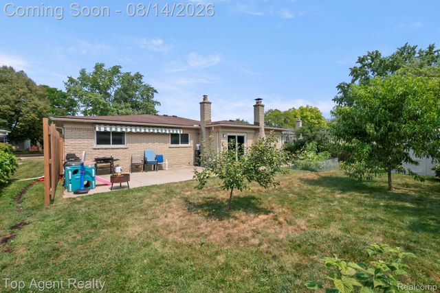 11202 Lorman Drive, Sterling Heights, MI 48312