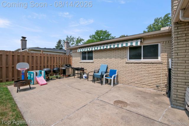 11202 Lorman Drive, Sterling Heights, MI 48312