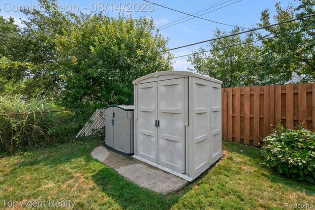 11202 Lorman Drive, Sterling Heights, MI 48312